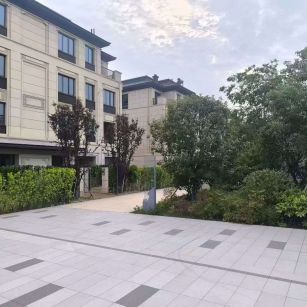 揭阳 芝麻白与芝麻白搭配铺装，尺寸1200*600