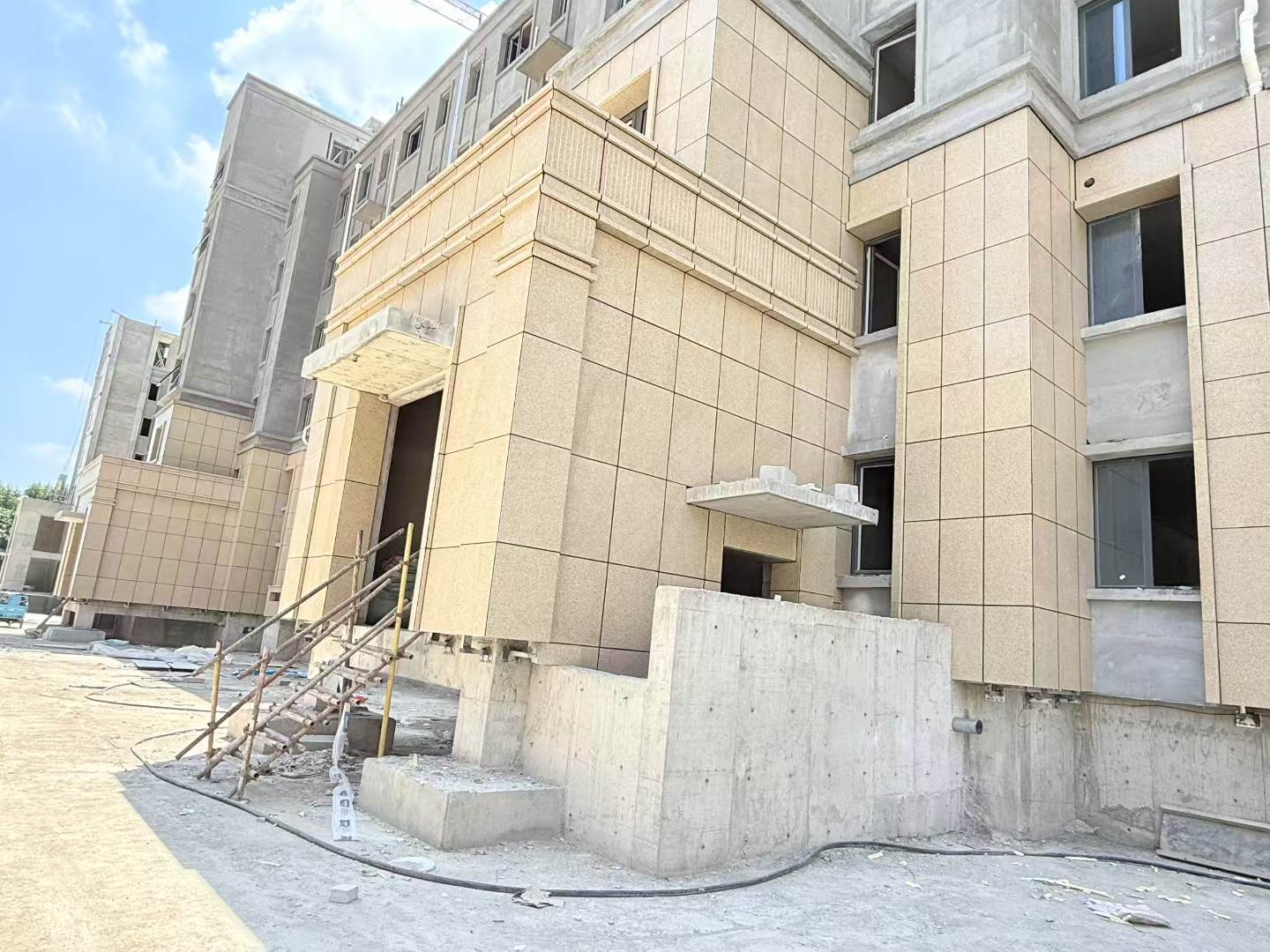 揭阳 黄金麻干挂，工地实拍
