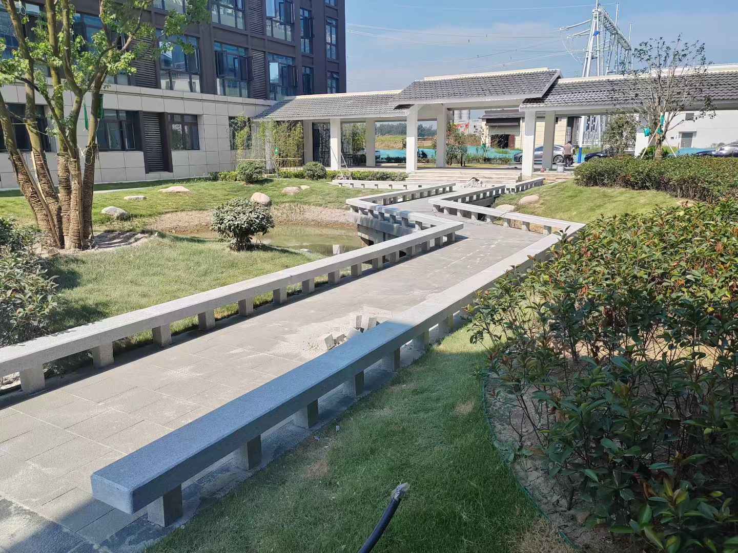 揭阳 芝麻灰小区坐凳&栏杆安装效果