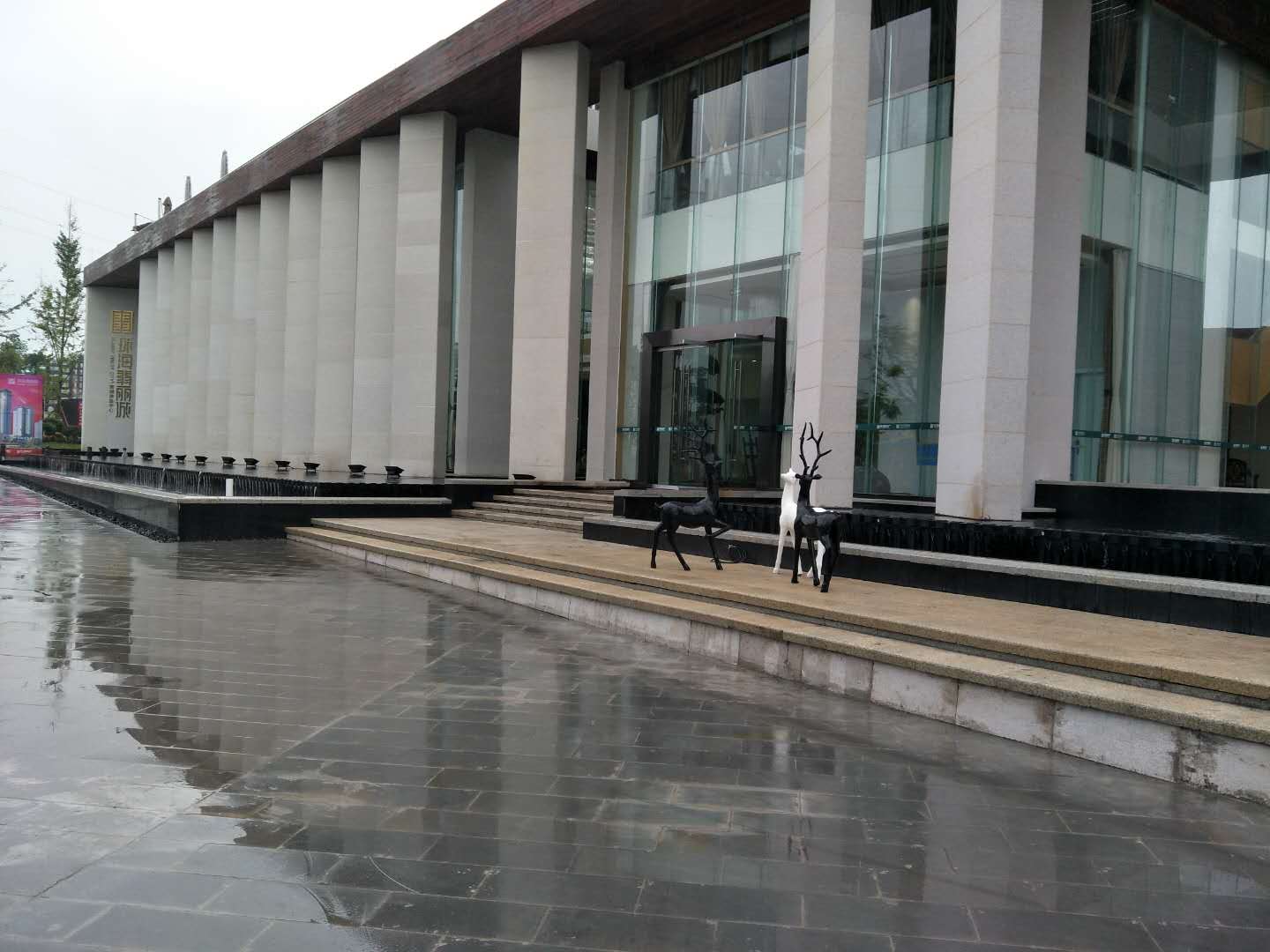 揭阳芝麻白花岗岩在建筑上的应用