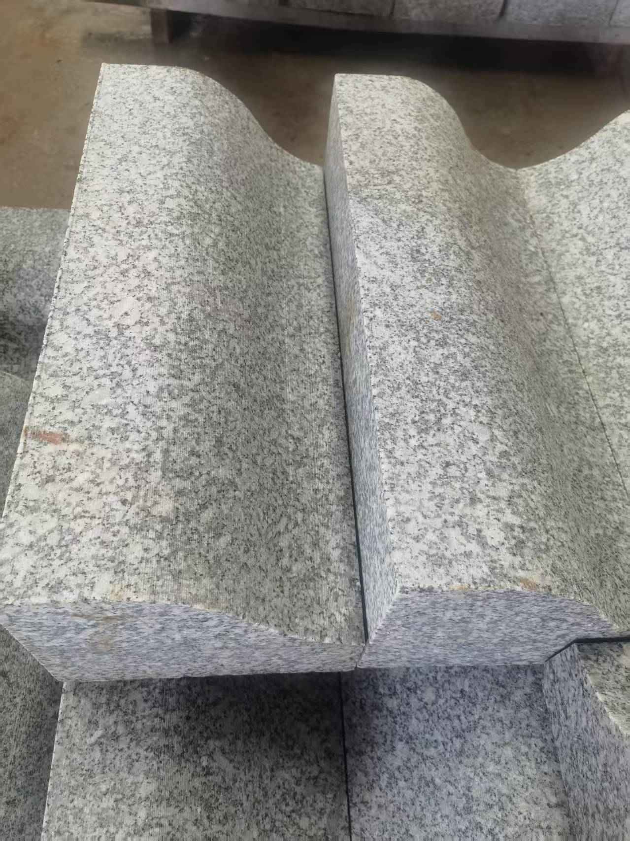 揭阳芙蓉白S型拉丝面路沿石