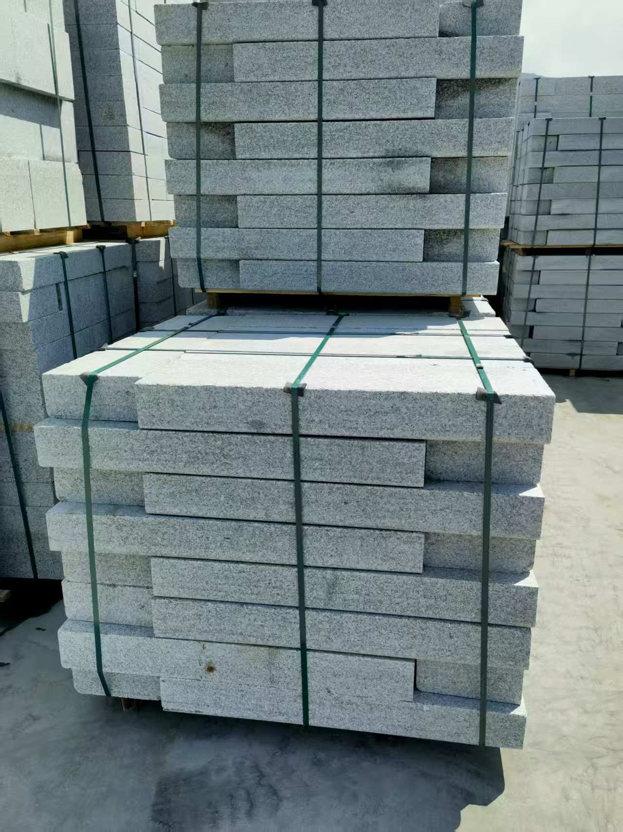 揭阳 芙蓉白花岗岩路沿石、平石尺寸标准，色泽均匀